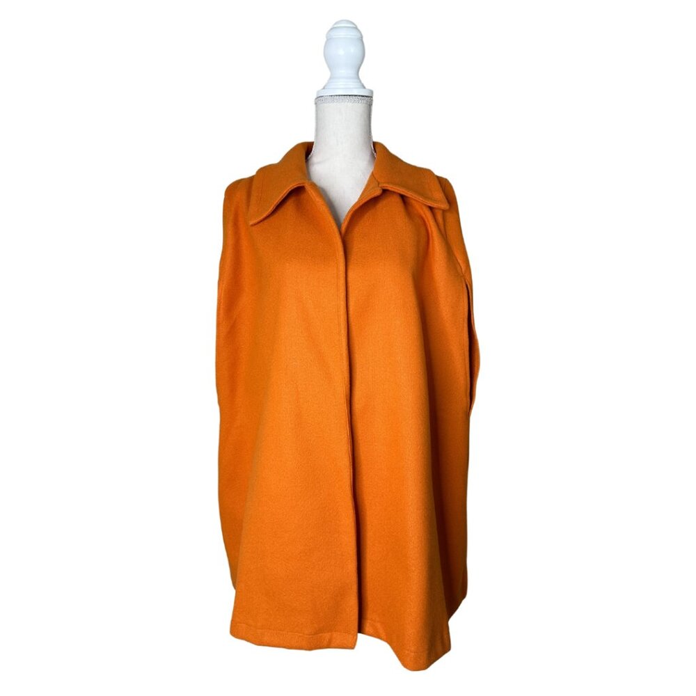 NWT BoutiqueOrange Cape Size XL